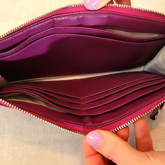 Coach berry-colored wristlet - Picture 6 of 6